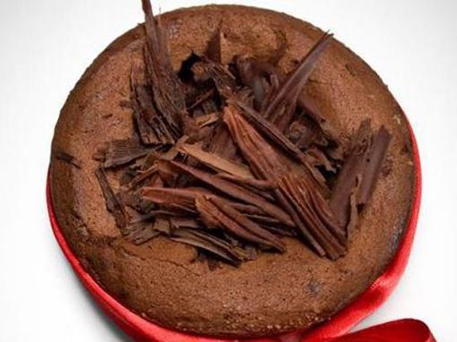 Čokoladna torta bez brašna s malinama