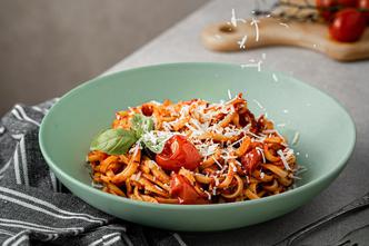 Špageti s rajčicom i tunjevinom