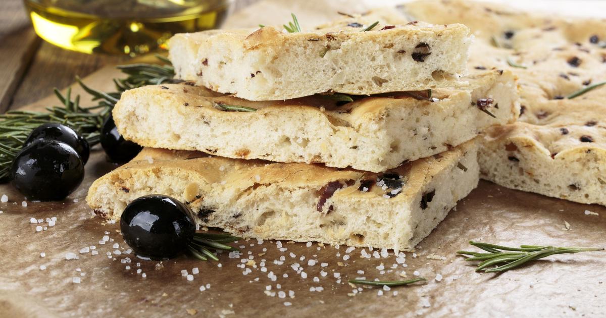 Focaccia S Maslinama Ru Marinom I Mozzarellom