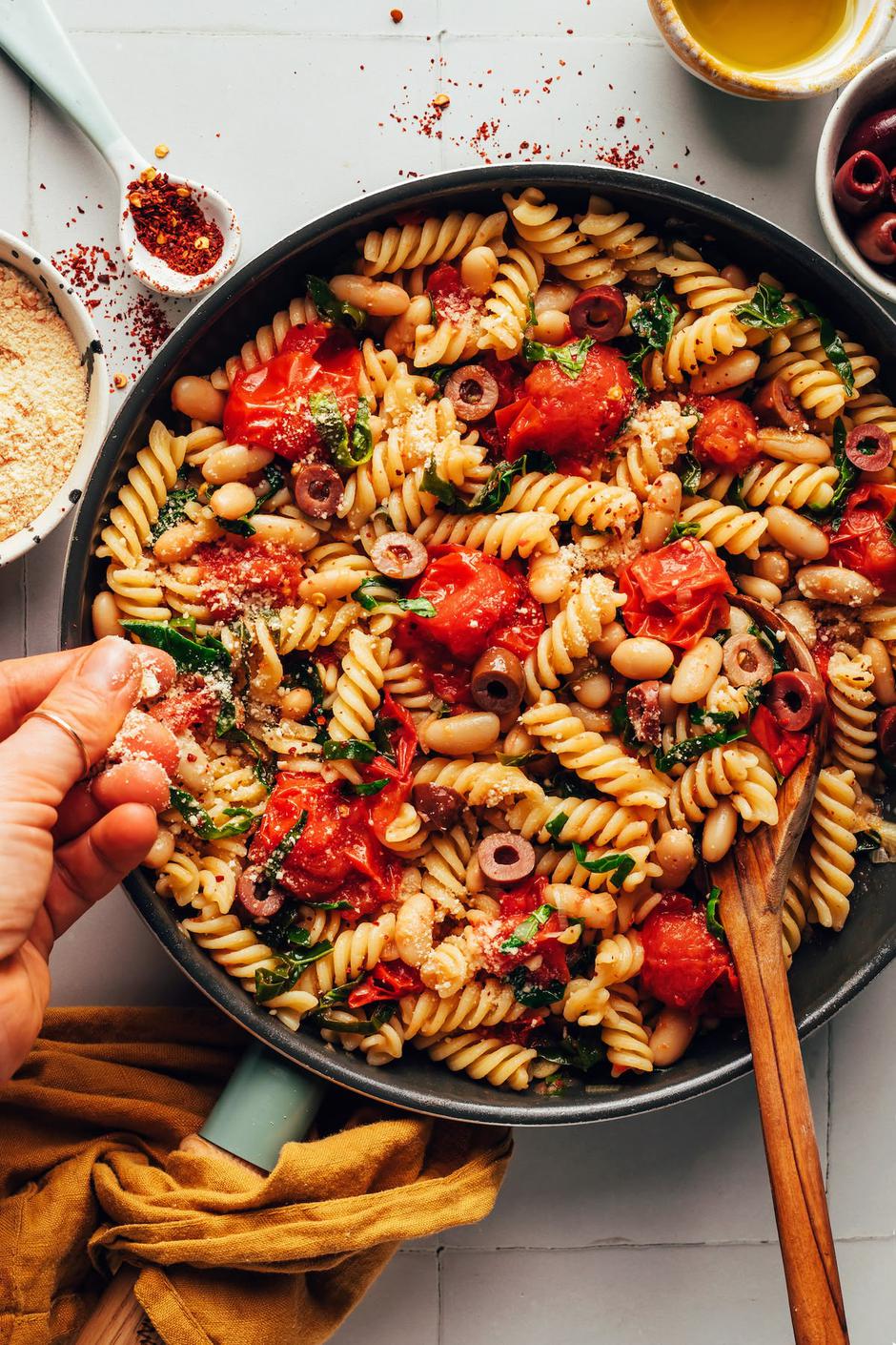 Tjestenina s cherry rajčicama i bijelim grahom | Author: Minimalist Baker/Pinterest