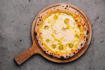pizza s kiselim krastavcima