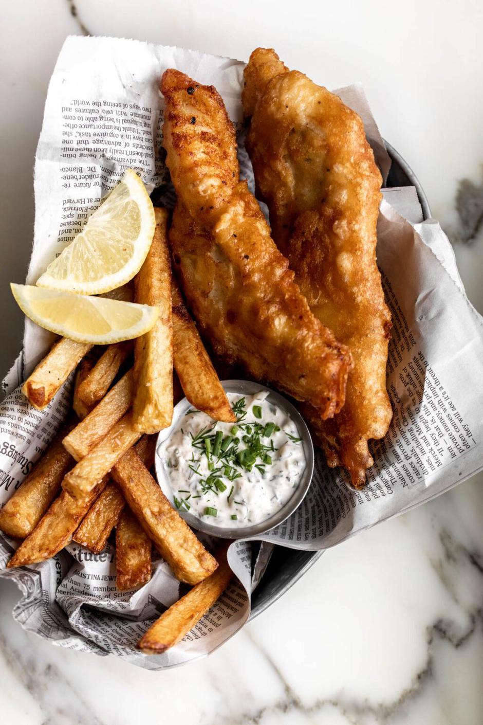 fish and chips | Author: Cooking with Cocktail Rings/Unsplash