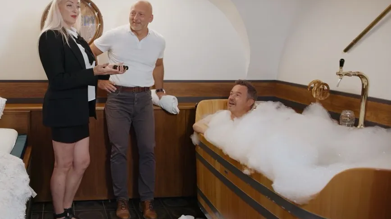 Knjaz se kupao u pivu i sreo &ccaron;asnu koja pravi pivo
