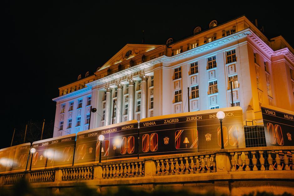 fooling around, esplanade | Author: Sandro Sklepic