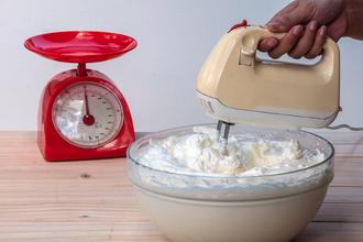 Kako unaprijed napraviti šlag, a da ne ispadne tužno