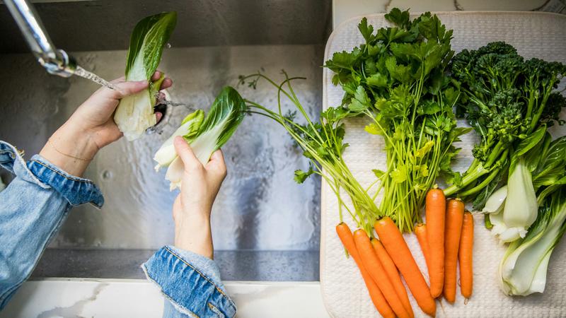 7 super savjeta kako dobro oprati i o&ccaron;istiti vo&cacute;e i povr&cacute;e