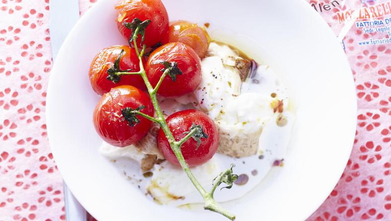 Caprese salata s pečenim rajčicama