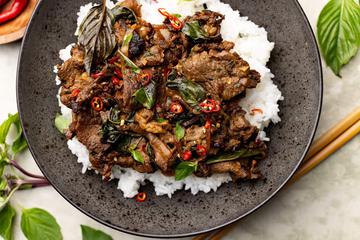 tajlandska govedina s bosiljkom