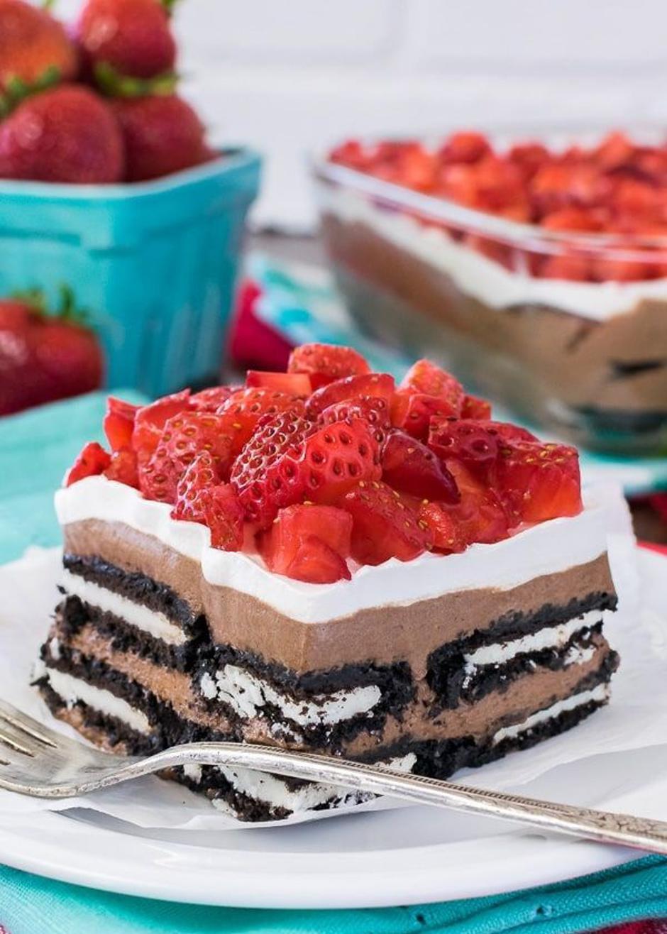 kolač s oreo keksima i jagodama | Author: Inside BruCrew Life/Pinterest