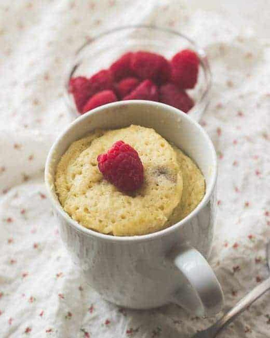 kolač od malina iz šalice | Author: MJ and Hungryman/Pinterest