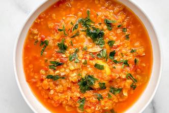 Proteinska juha od crvene leće s limunom i koprom