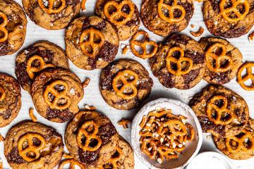 keksi sa slanim karamelom i perecima