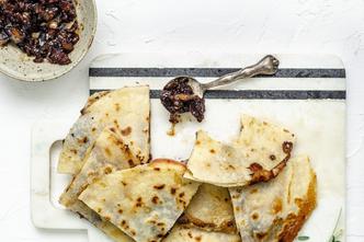 Quesadillas s jabukama i cheddarom