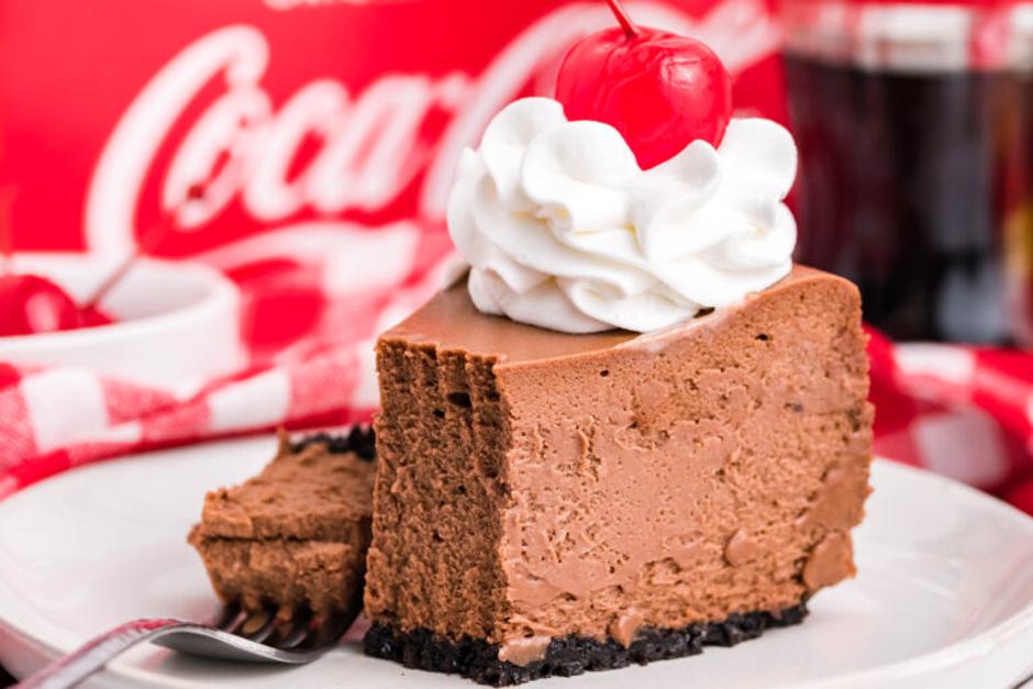 Coca-Cola cheesecake | Author: My Incredible Recipes/Pinterest