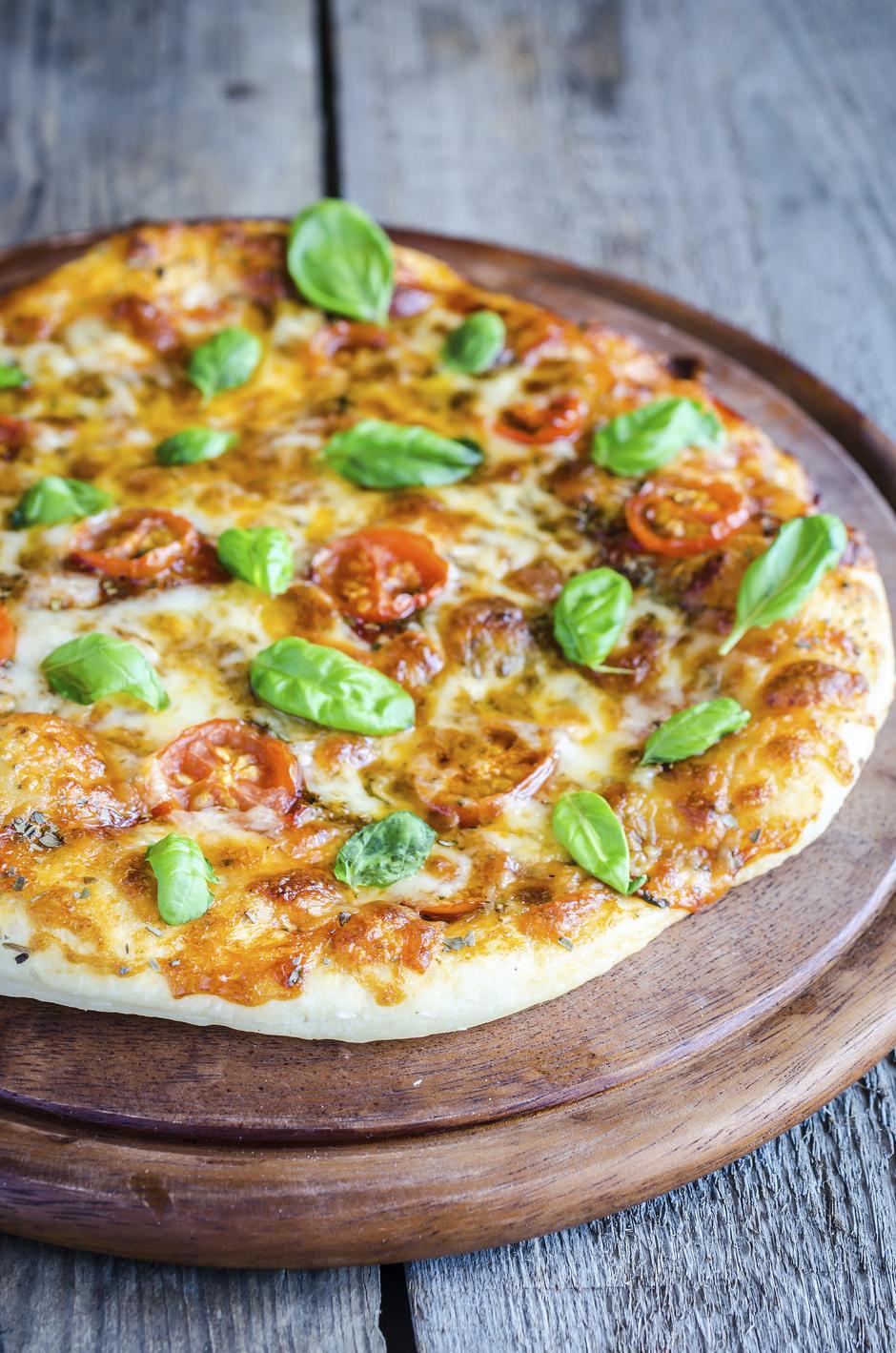 Pizza s mozzarellom i gorgonzolom | Author: Thinkstock