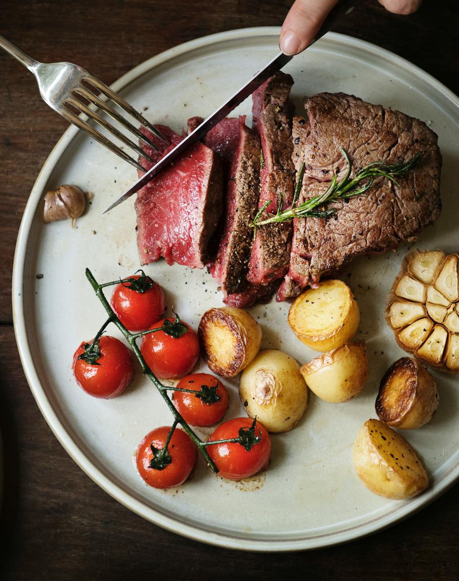 steak | Author: Curated Lifestyle/Unsplash