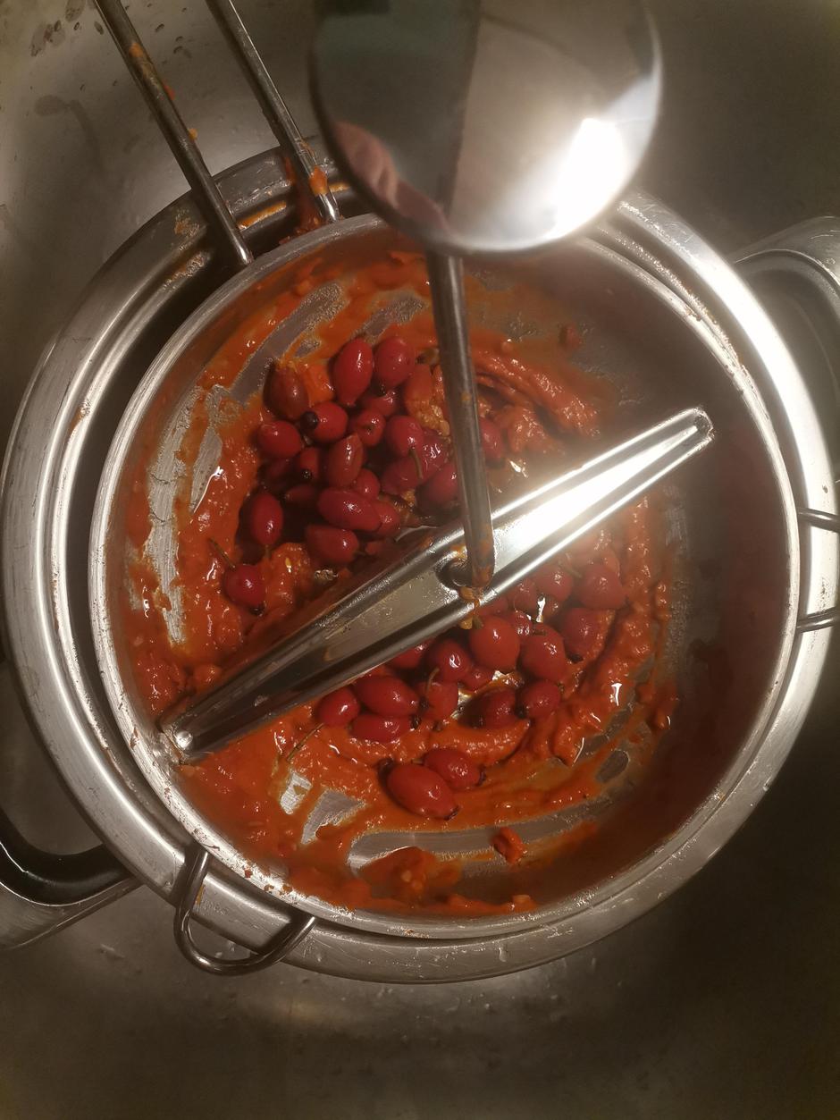 pekmez od šipka | Author: Emina Basara