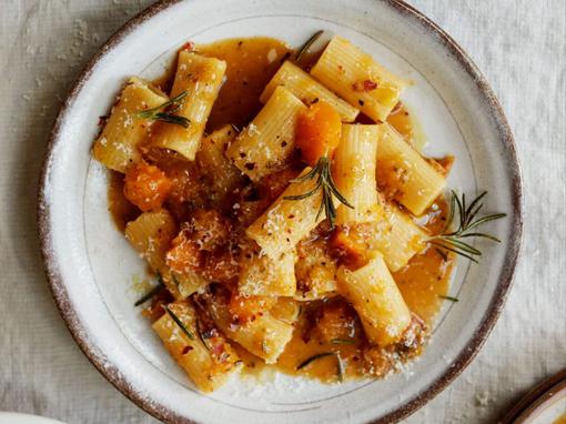 tjestenina s bučom i pancetom