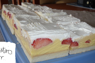 SLADOLED KOCKE SA JAGODAMA