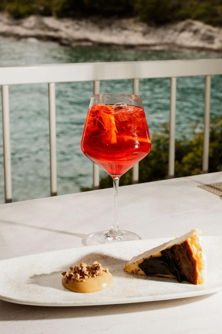 restoran wala, trogir, čiovo | Author: Prosper Filipović