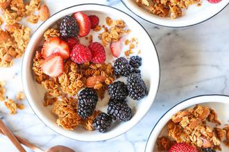 Granola s bademovim maslacem