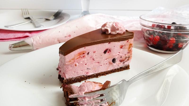 RECEPT DANA Prefina torta od jagoda i &ccaron;okolade