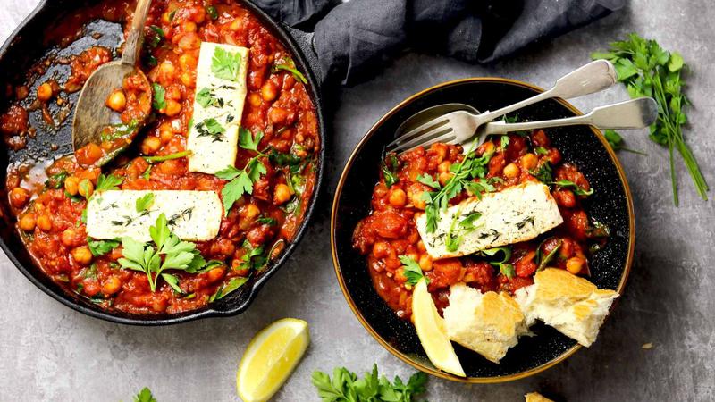 Pe&ccaron;eni slanutak s feta sirom - slasnija verzija feta paste