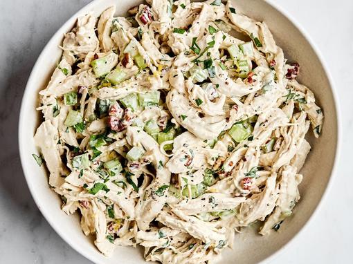 salata s piletinom i majonezom
