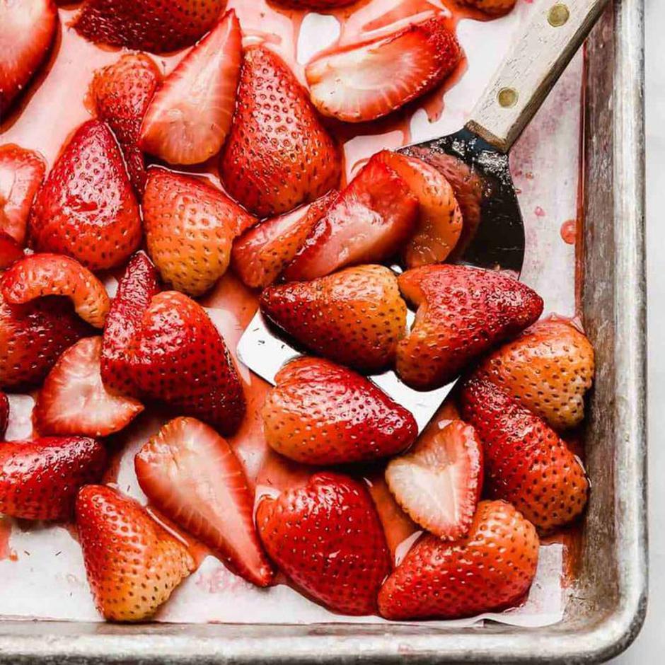 Ovaj jednostavan trik pretvara prosječne jagode u super snack | Author: @wolfingerleanne Pinterest