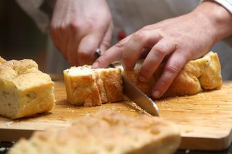 Kruh s maslinama i ružmarinom