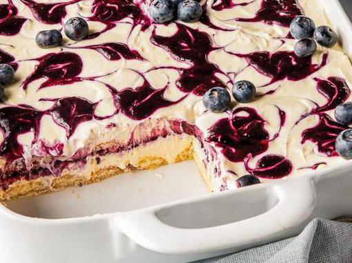 Tiramisu s limunom i borovnicama