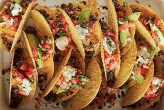 Zapečene taco školjke punjene mesom i sirom