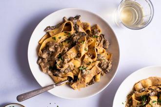 tjestenina s vrganjima i kobasicama