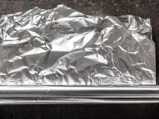 Je li važno koju stranu alu-folije koristiš?