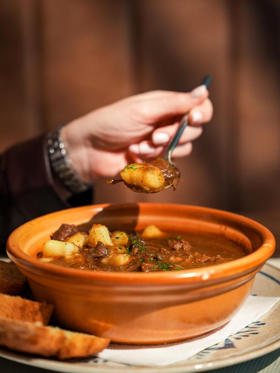 gladne oči | Author: Press