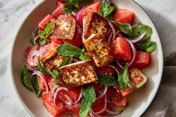 salata od lubenice i grilanog halloumi sira