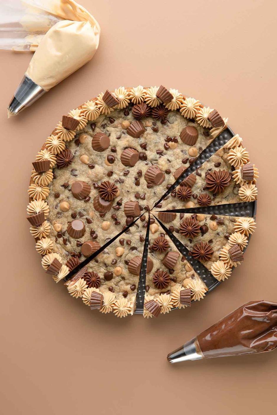 cookie cake | Author: Peas and Crayons/Pinterest