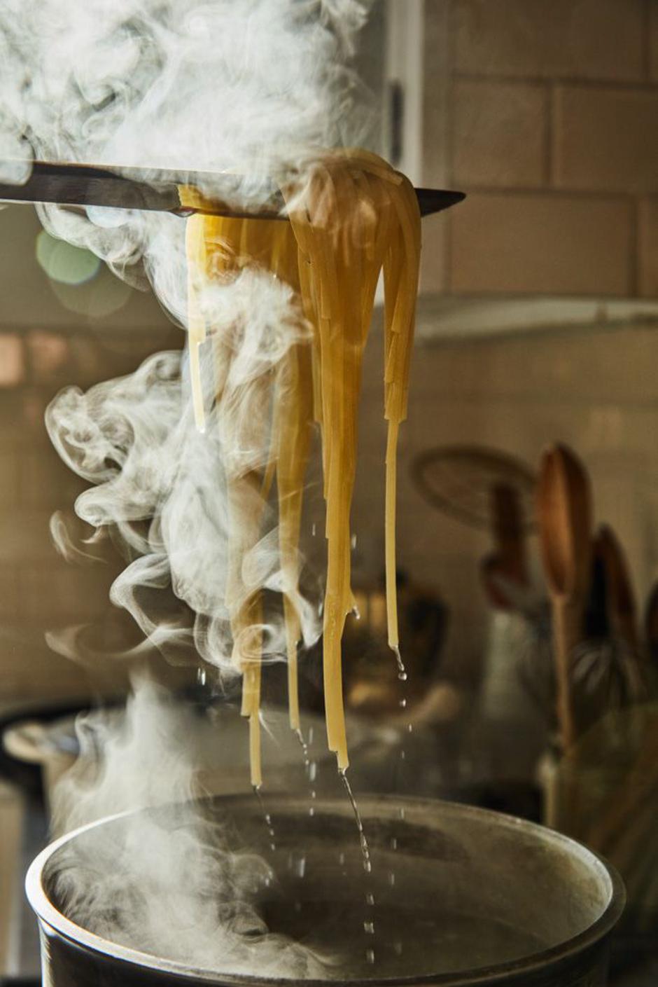 špageti, kuhanje tjestenine | Author: Gentl and Hyers/Pinterest