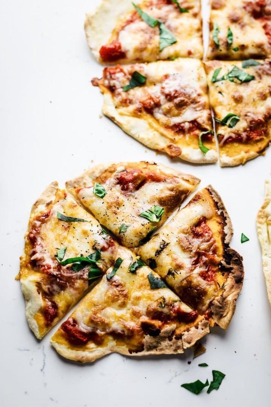 tortilja pizza | Author: A Simple Palate/Pinterest