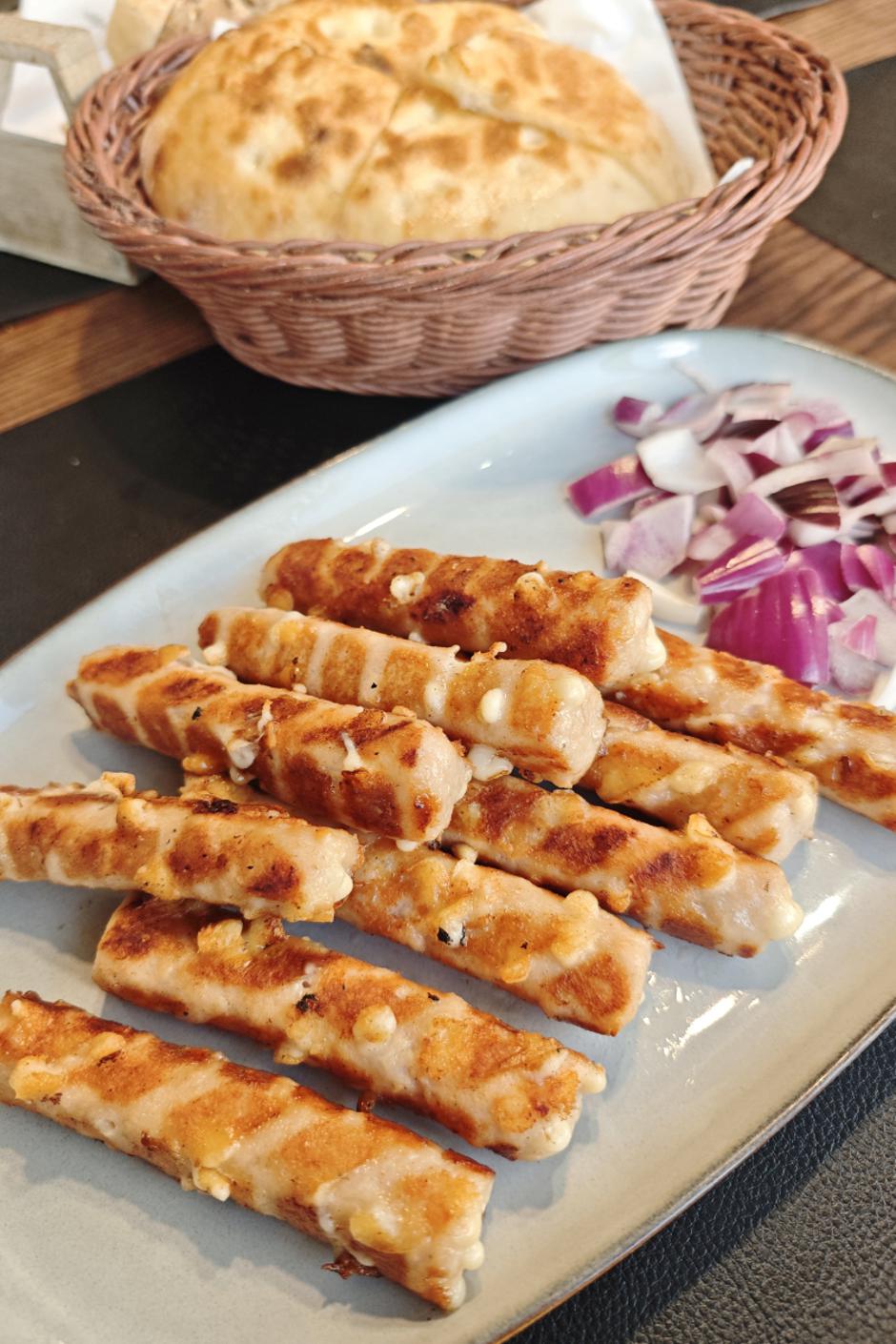 mitnica | Author: Rene Karaman