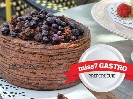 Stari plac, palačinke, torta od palačinki