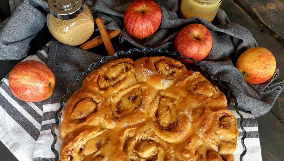 cimet rolice s jabukama i karamelom | Author: 50 shades of hunger