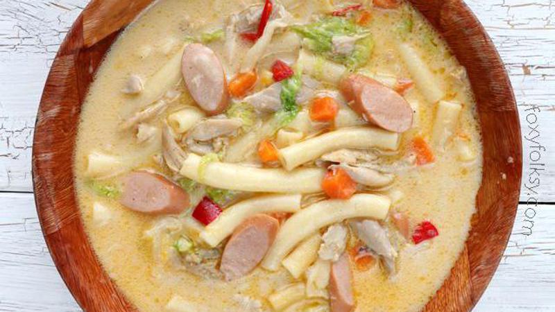 Kremasta i zasitna filipinska juha s ostacima mesa