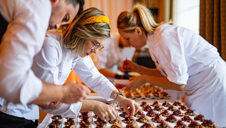 Veuve Clicquot Solaire Tables