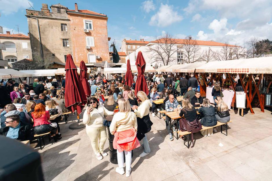 zadar, pijat na pijaci | Author: Press