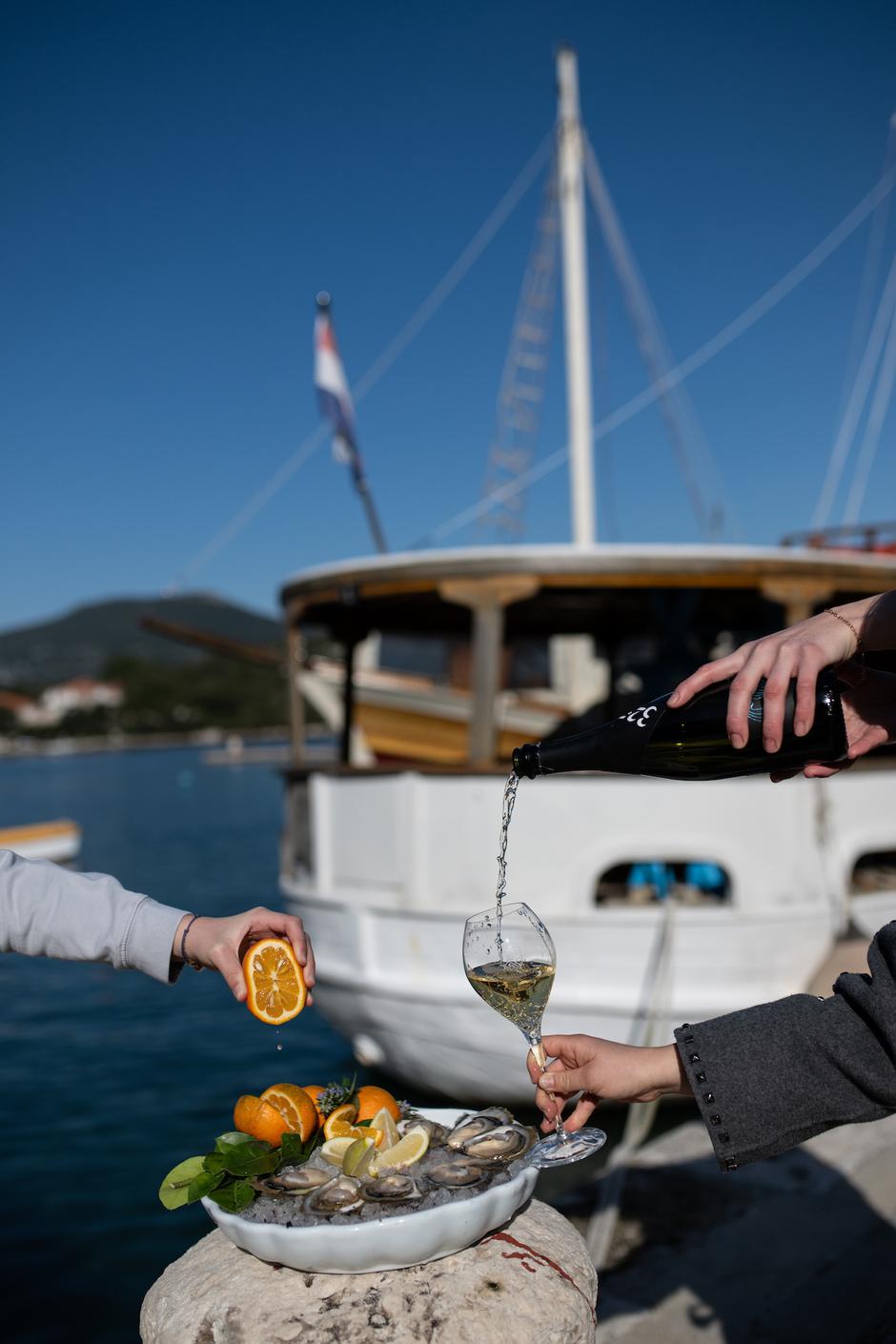 kamenice, bota šare | Author: Press