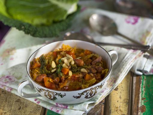 Varivo od kelja s kobasicama i grahom