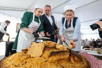 U Žminju napravljena najveća pinca, kandidat za Guinnessovu knjigu rekorda