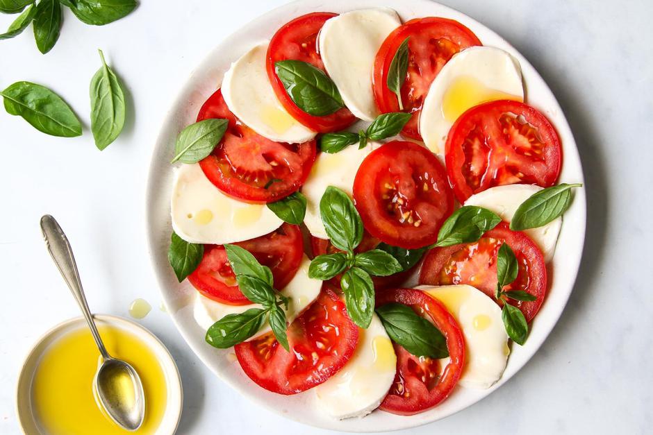 salata caprese | Author: tasteoftravel.at/Pinterest