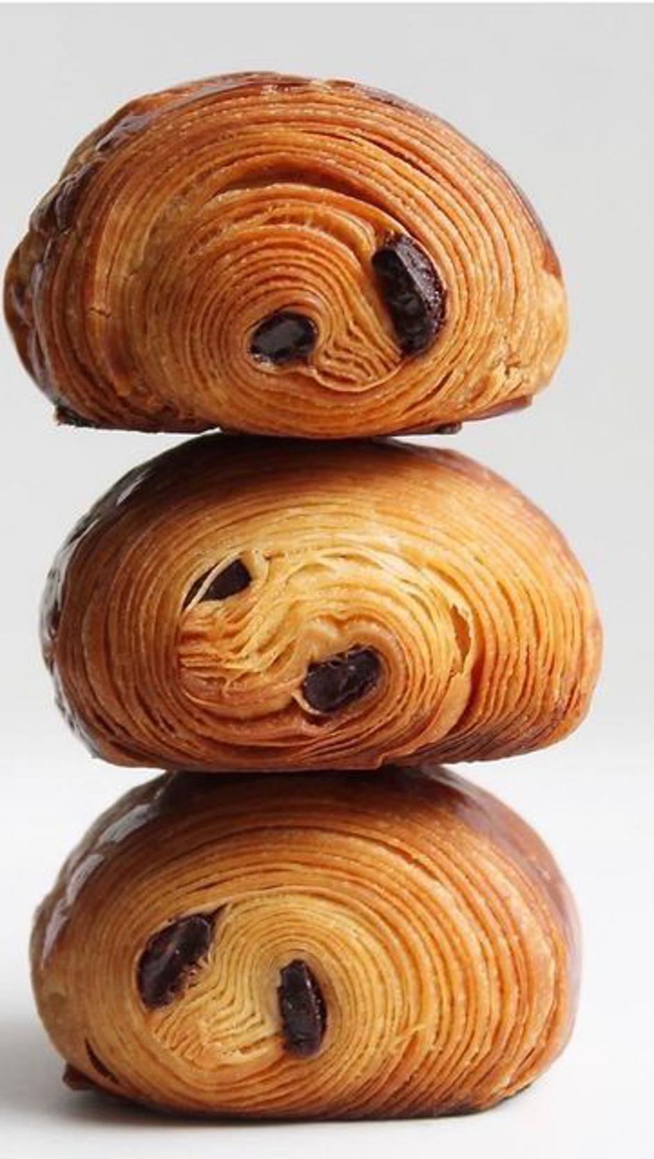 pain aux chocolat | Author: Instagram @lesyeuxgrognons